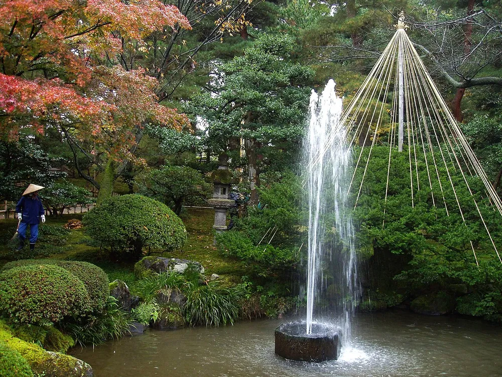 The fountain and pines of Kenroku-en garden, Kanazawa